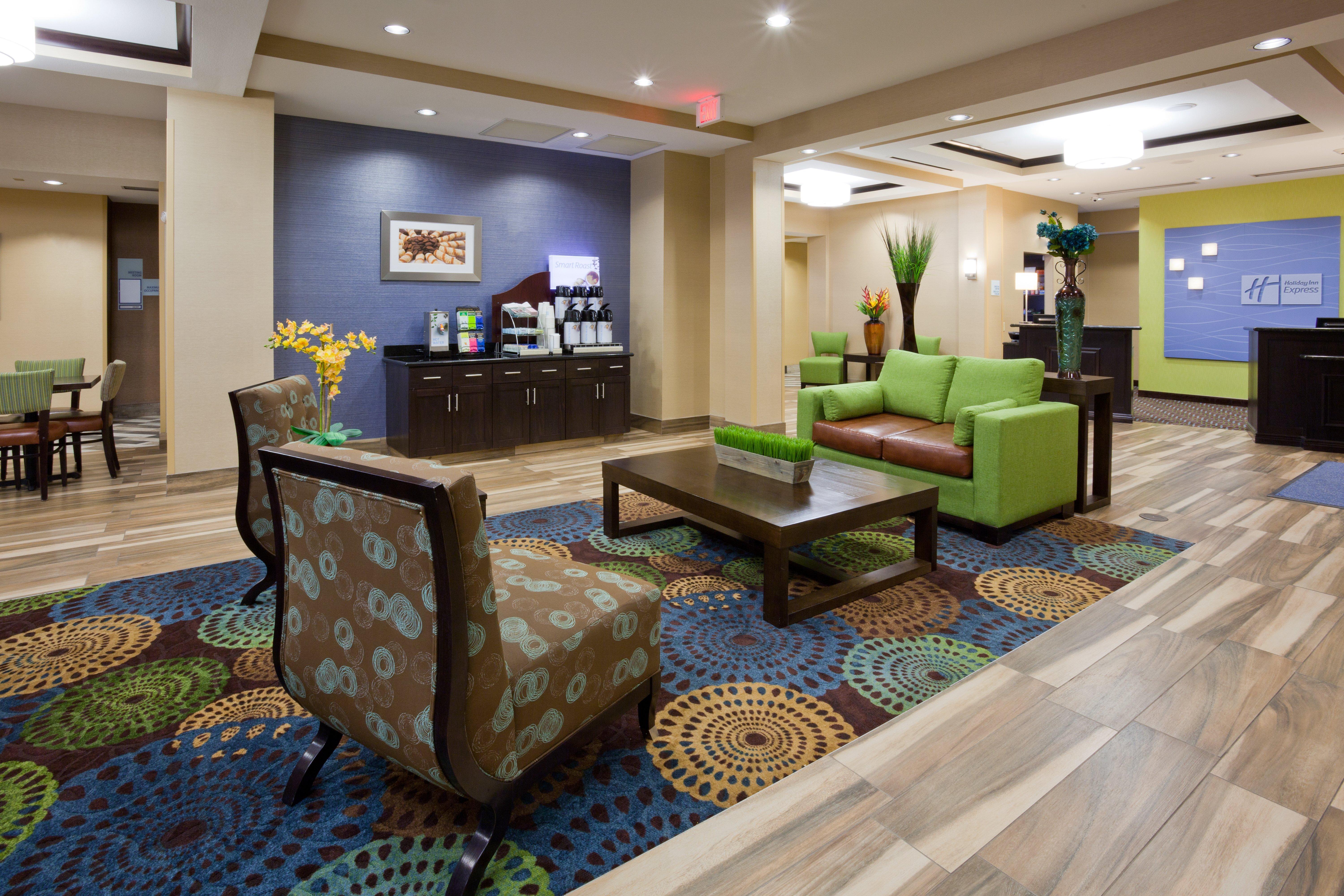 Holiday Inn Express & Suites Fort Dodge By Ihg Extérieur photo