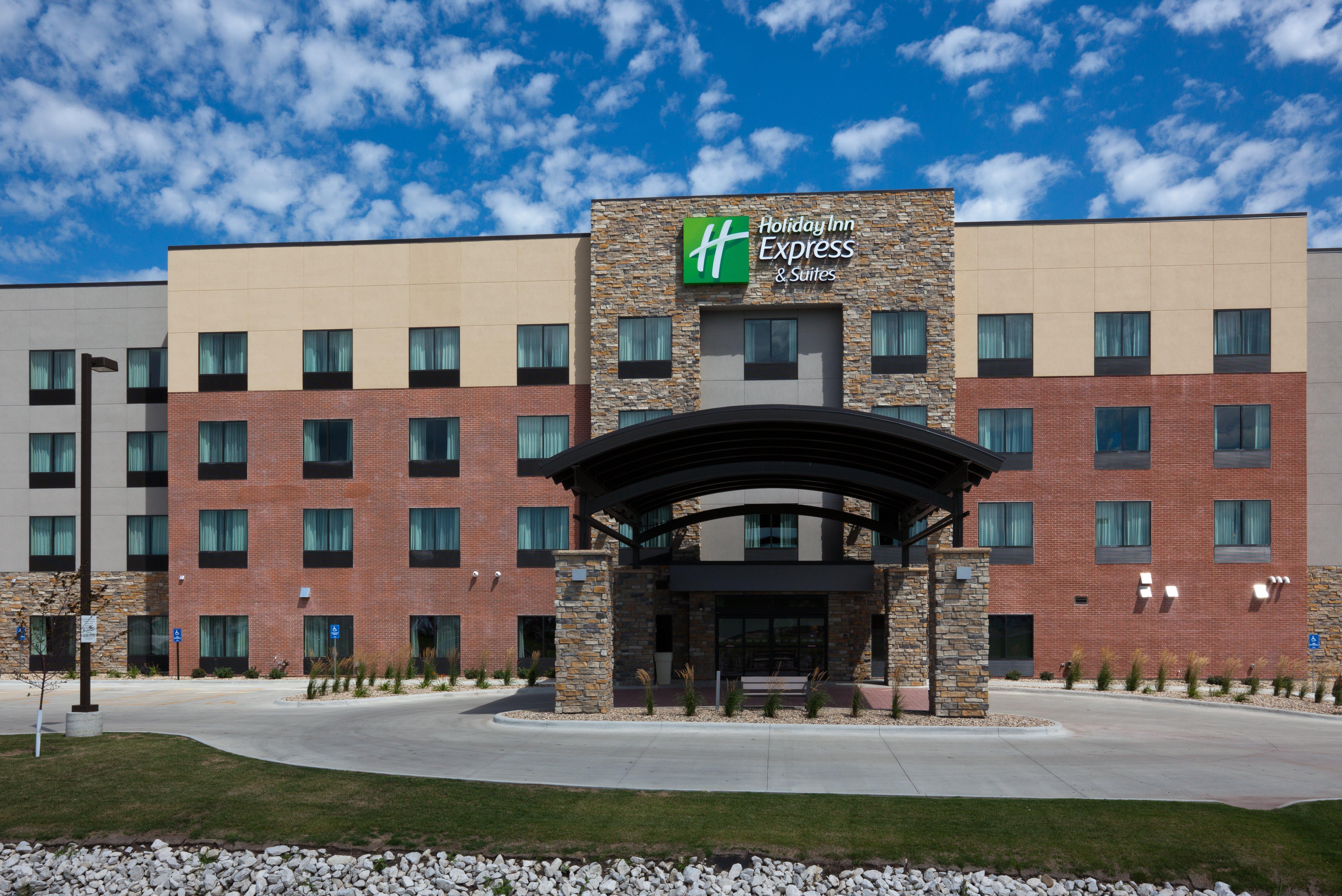 Holiday Inn Express & Suites Fort Dodge By Ihg Extérieur photo