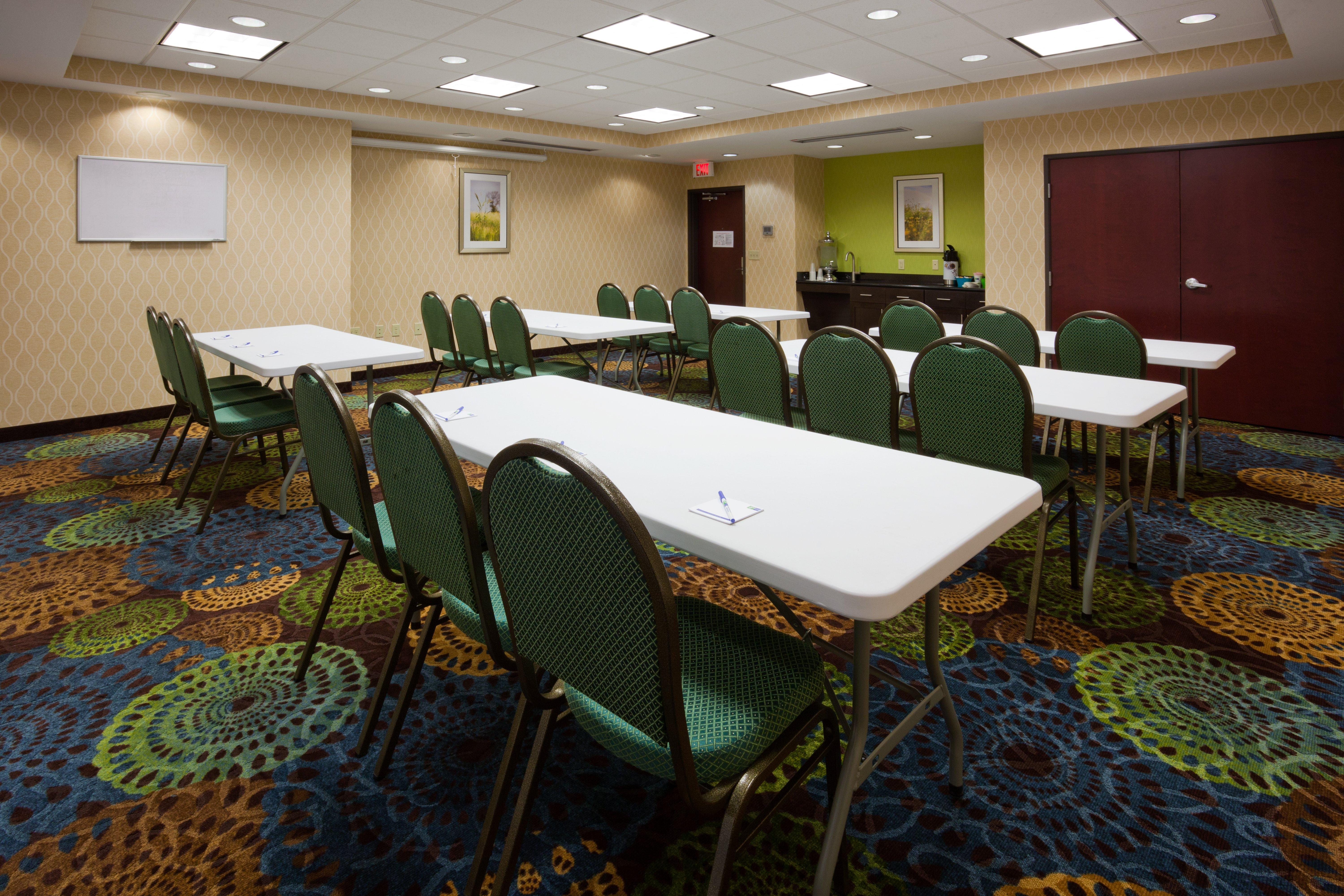 Holiday Inn Express & Suites Fort Dodge By Ihg Extérieur photo