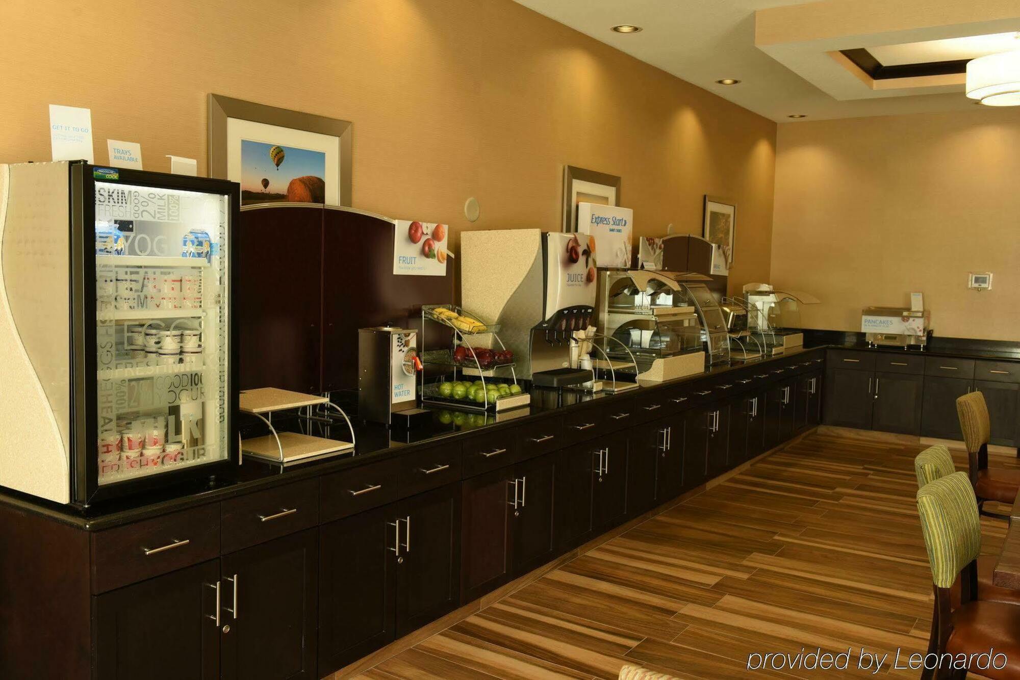 Holiday Inn Express & Suites Fort Dodge By Ihg Extérieur photo